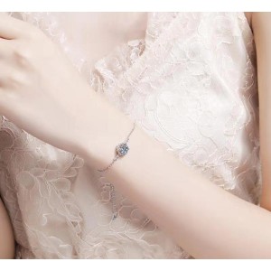 ‘A myriad of stars surround the moon’ Moissanite S925 pure silver Bracelet C2025070104