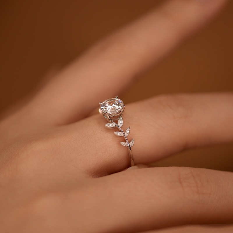 Mozambique diamond Charmorah "Ieaf" 925 Sterling Silver Adjustable opening C2025030102 